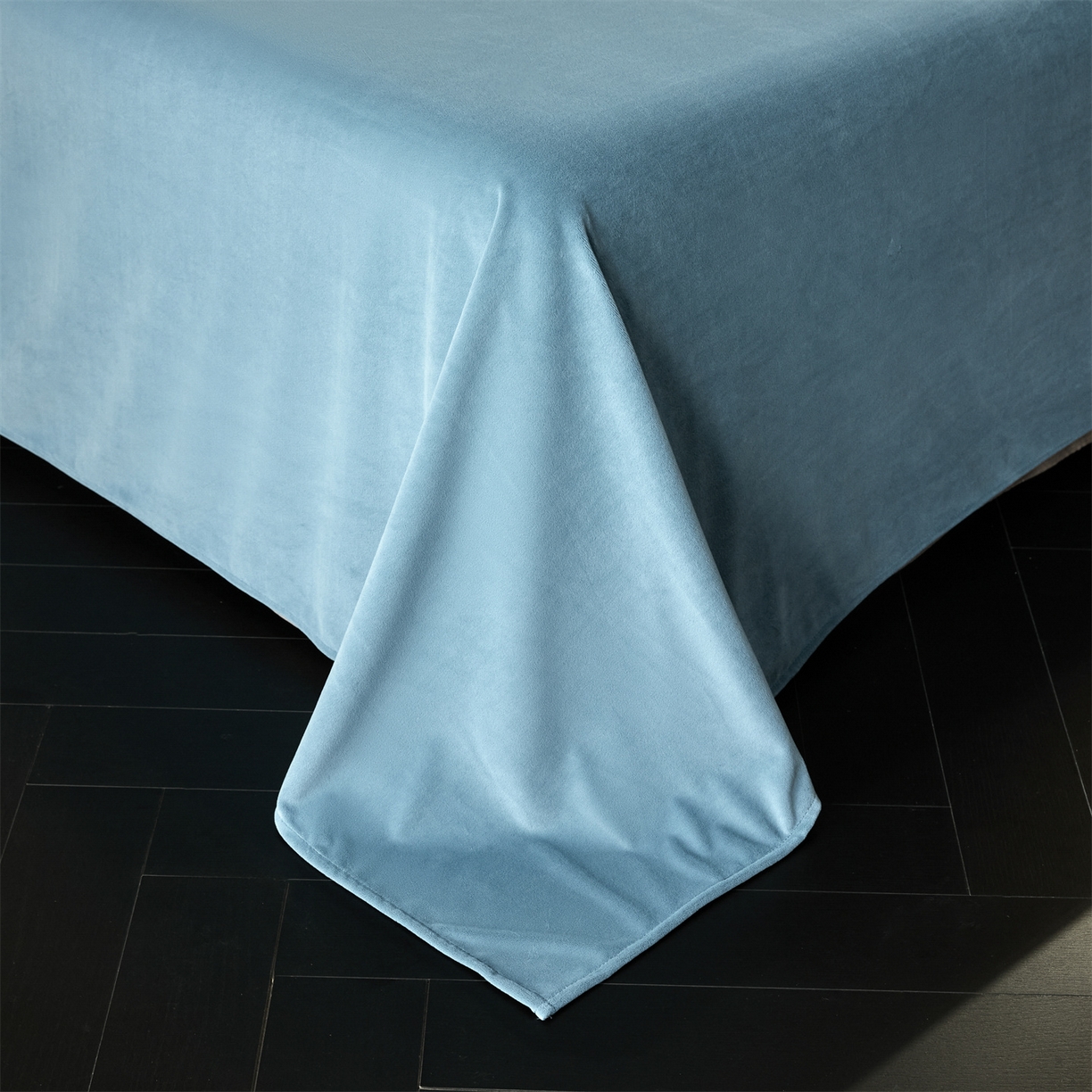 91家纺网 家纺一手货源 找家纺 云棉坊 2025新款高克重水晶绒绣花四件套-羽梦系列 羽梦-宾利蓝