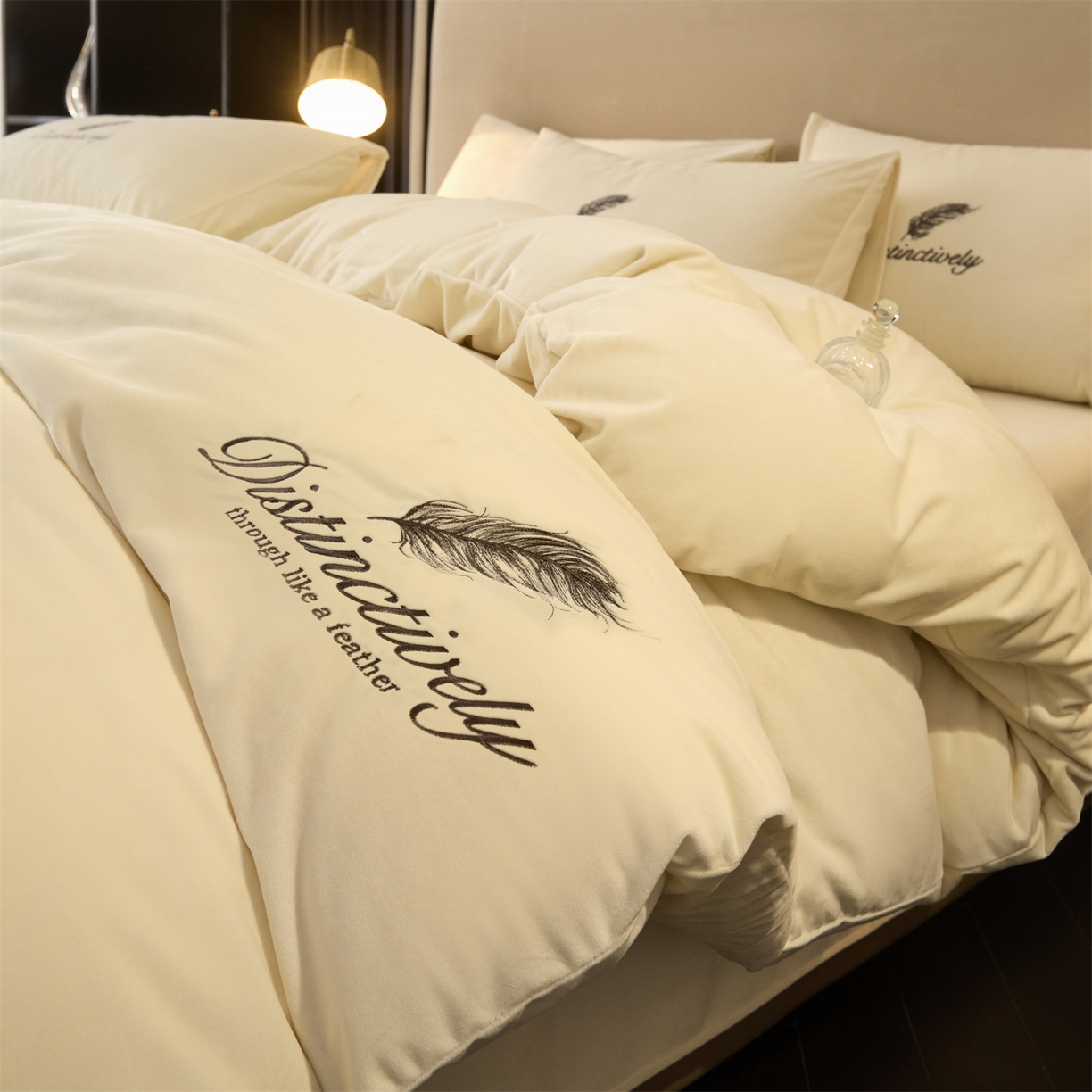 91家纺网 家纺一手货源 找家纺 （总）云棉坊 2025新款高克重水晶绒绣花四件套-羽梦系列