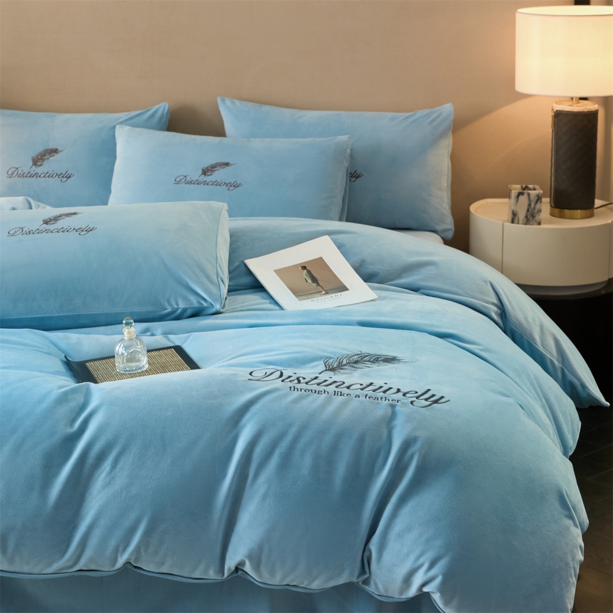 91家纺网 家纺一手货源 找家纺 云棉坊 2025新款高克重水晶绒绣花四件套-羽梦系列 羽梦-天空兰