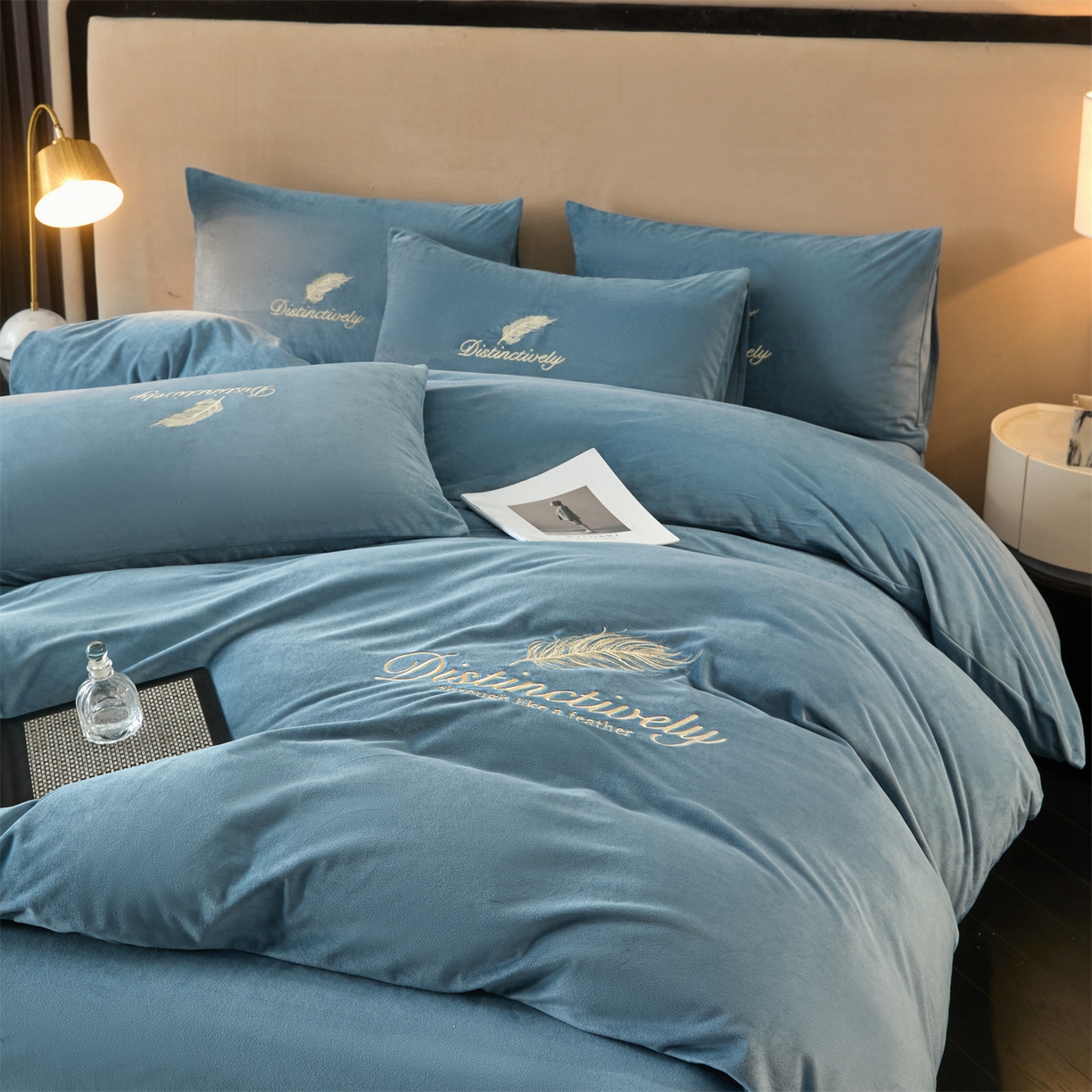 91家纺网 家纺一手货源 找家纺 云棉坊 2025新款高克重水晶绒绣花四件套-羽梦系列 羽梦-宾利蓝