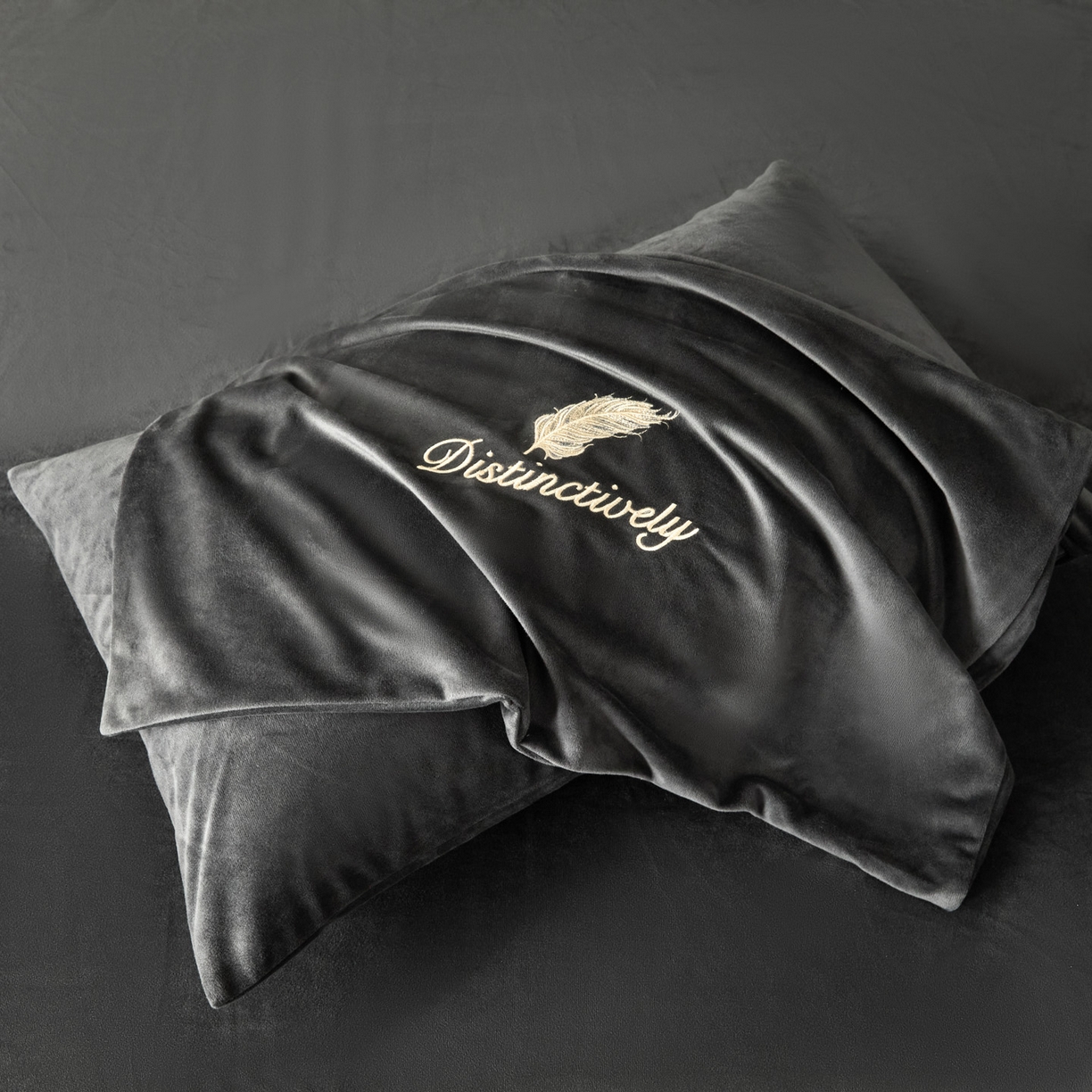 91家纺网 家纺一手货源 找家纺 云棉坊 2025新款高克重水晶绒绣花四件套-羽梦系列 羽梦-高级灰