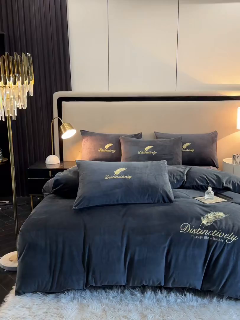 91家纺网 家纺一手货源 找家纺 （总）云棉坊 2025新款高克重水晶绒绣花四件套-羽梦系列