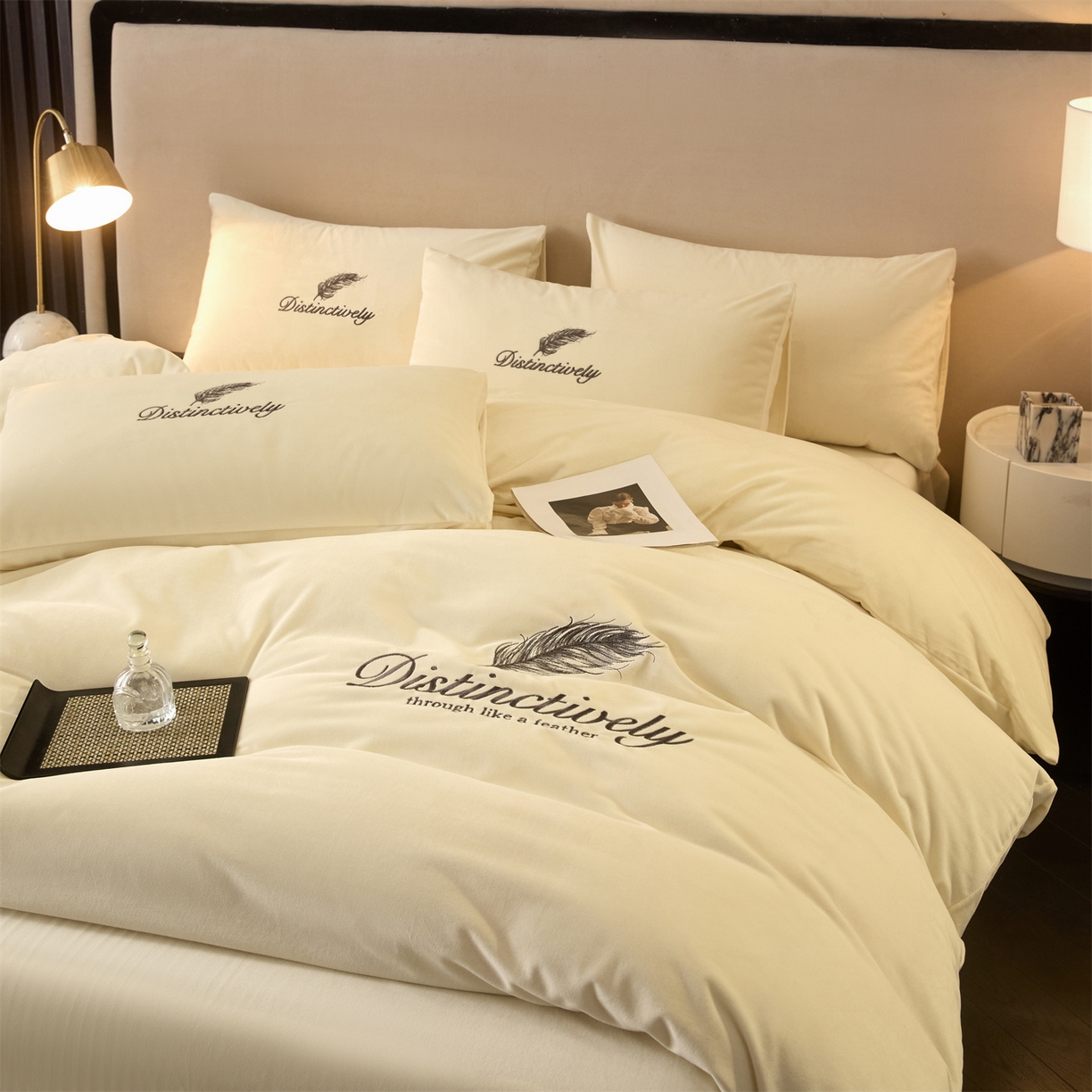 91家纺网 家纺一手货源 找家纺 云棉坊 2025新款高克重水晶绒绣花四件套-羽梦系列 羽梦-奶白