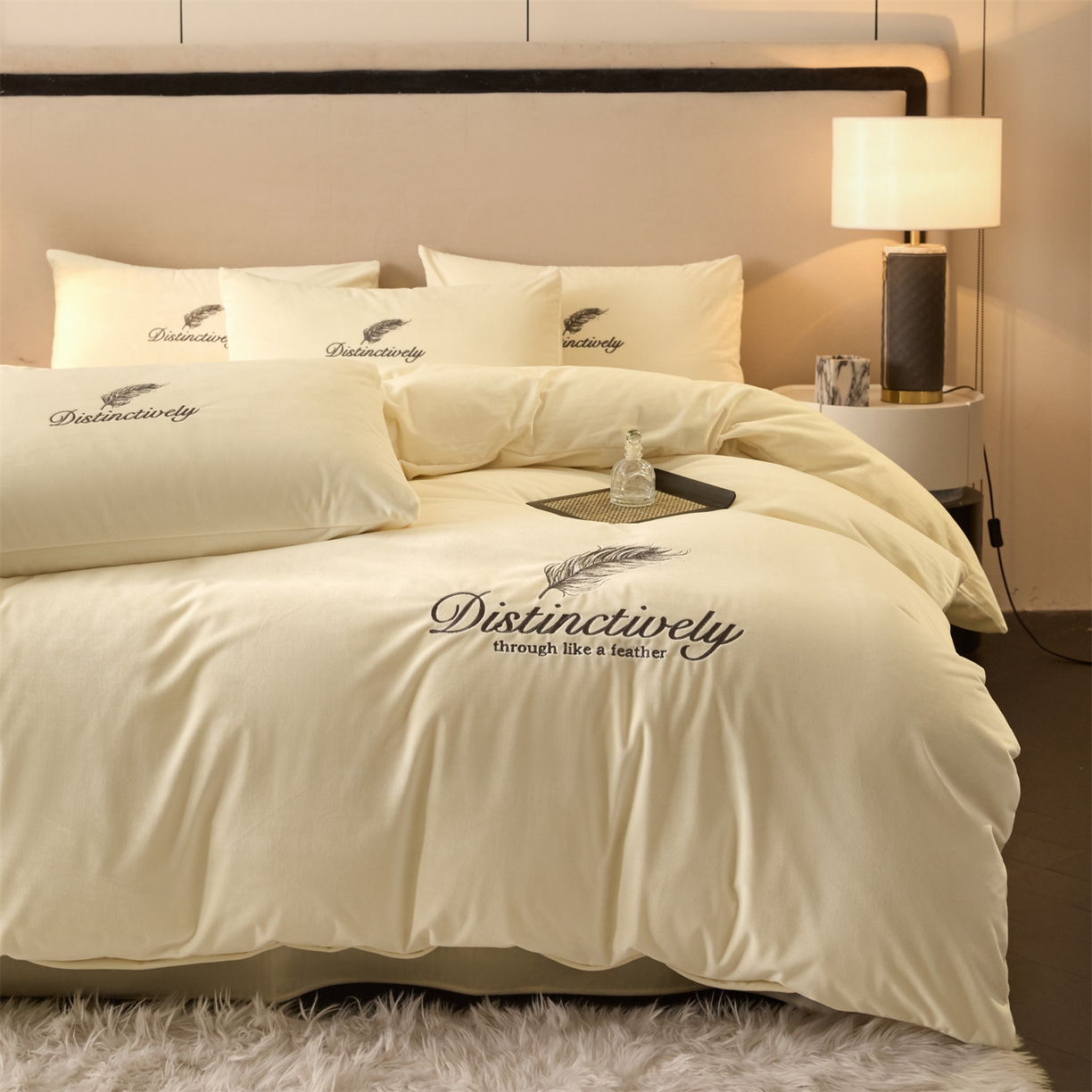 91家纺网 家纺一手货源 找家纺 云棉坊 2025新款高克重水晶绒绣花四件套-羽梦系列 羽梦-奶白