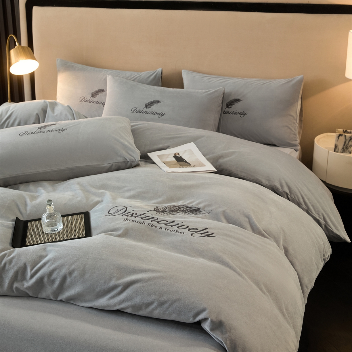 91家纺网 家纺一手货源 找家纺 云棉坊 2025新款高克重水晶绒绣花四件套-羽梦系列 羽梦-山灰