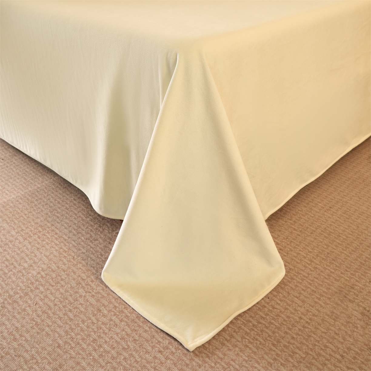 91家纺网 家纺一手货源 找家纺 云棉坊 2025新款高克重水晶绒绣花四件套-杏叶系列 杏叶-奶白