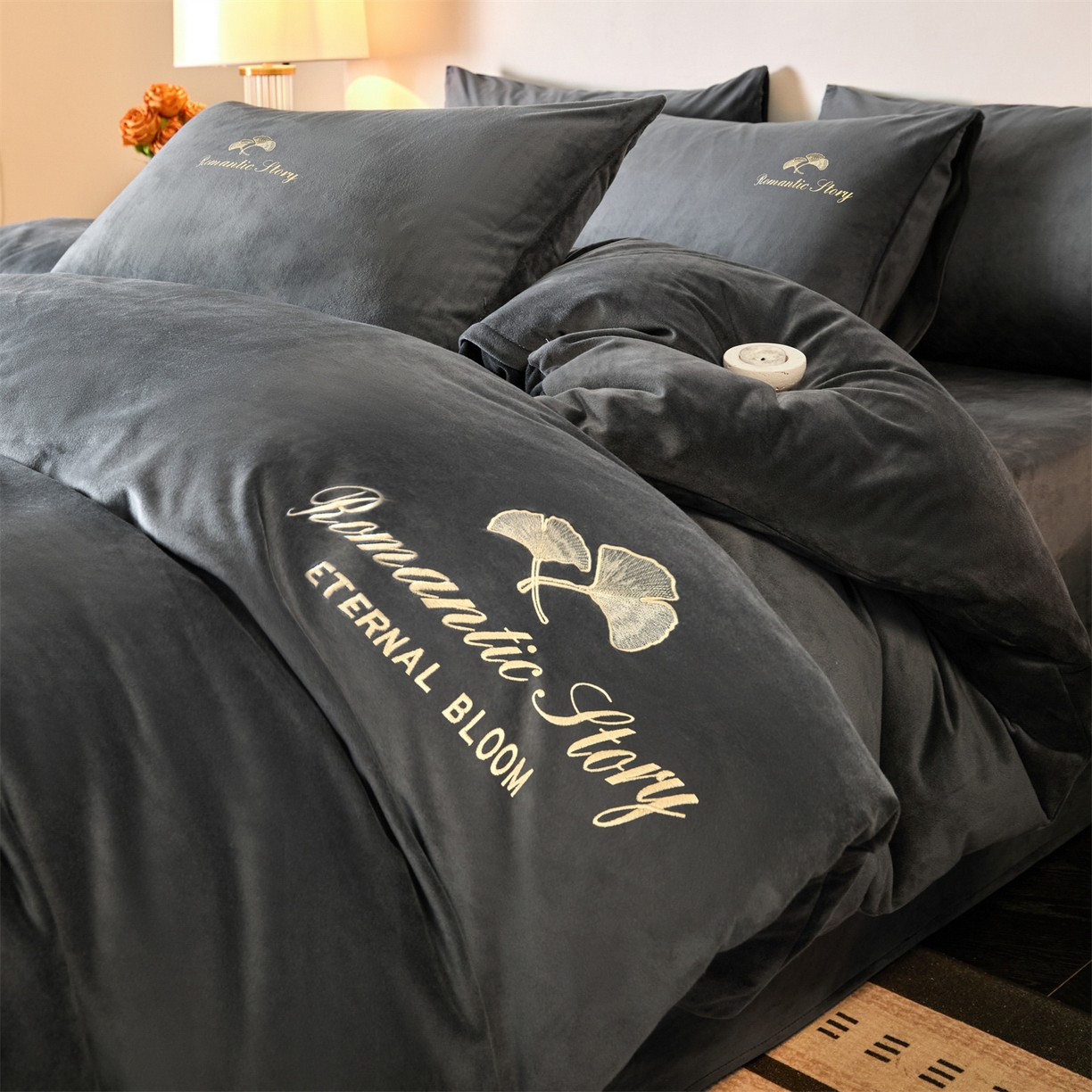 91家纺网 家纺一手货源 找家纺 （总）云棉坊 2025新款高克重水晶绒绣花四件套-杏叶系列