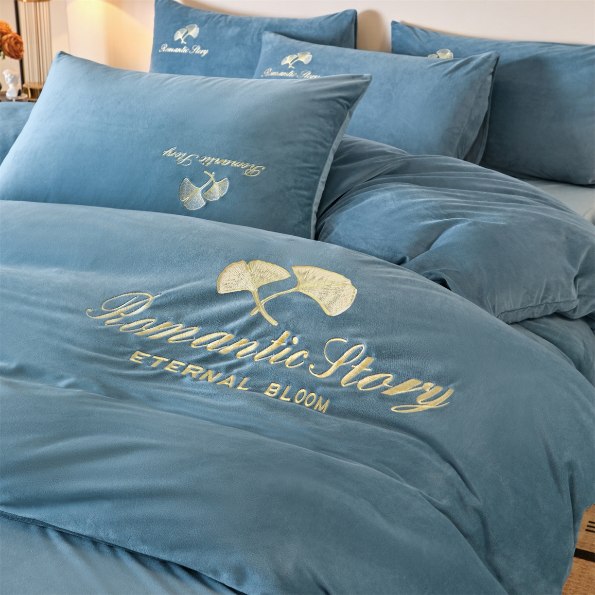 91家纺网 家纺一手货源 找家纺 （总）云棉坊 2025新款高克重水晶绒绣花四件套-杏叶系列