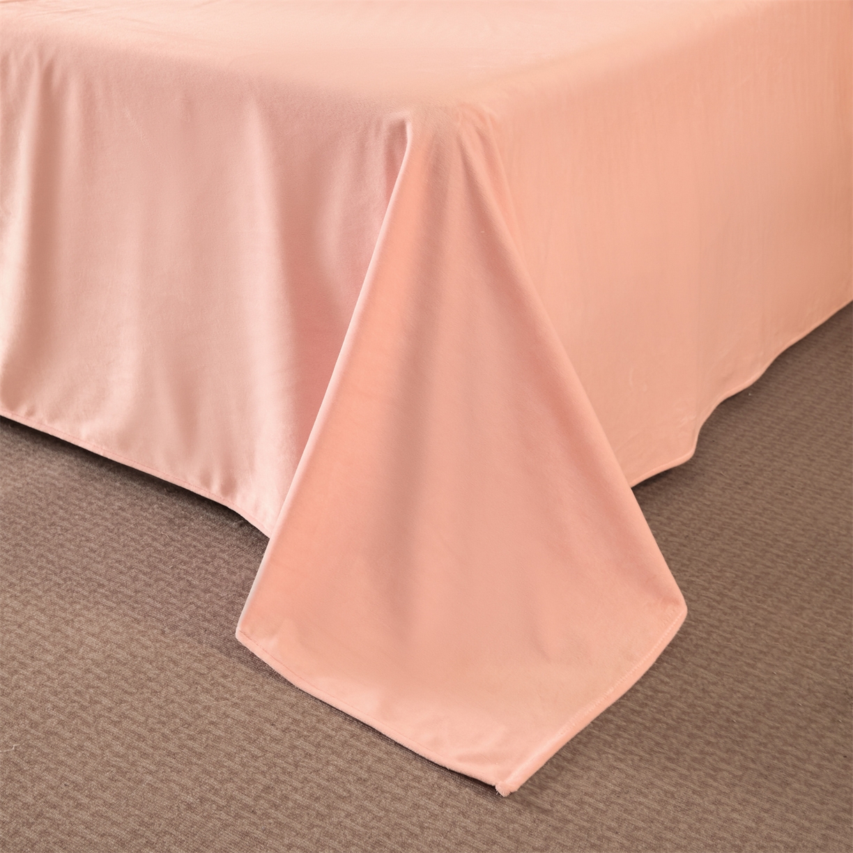 91家纺网 家纺一手货源 找家纺 云棉坊 2025新款高克重水晶绒绣花四件套-杏叶系列 杏叶-蜜桃粉