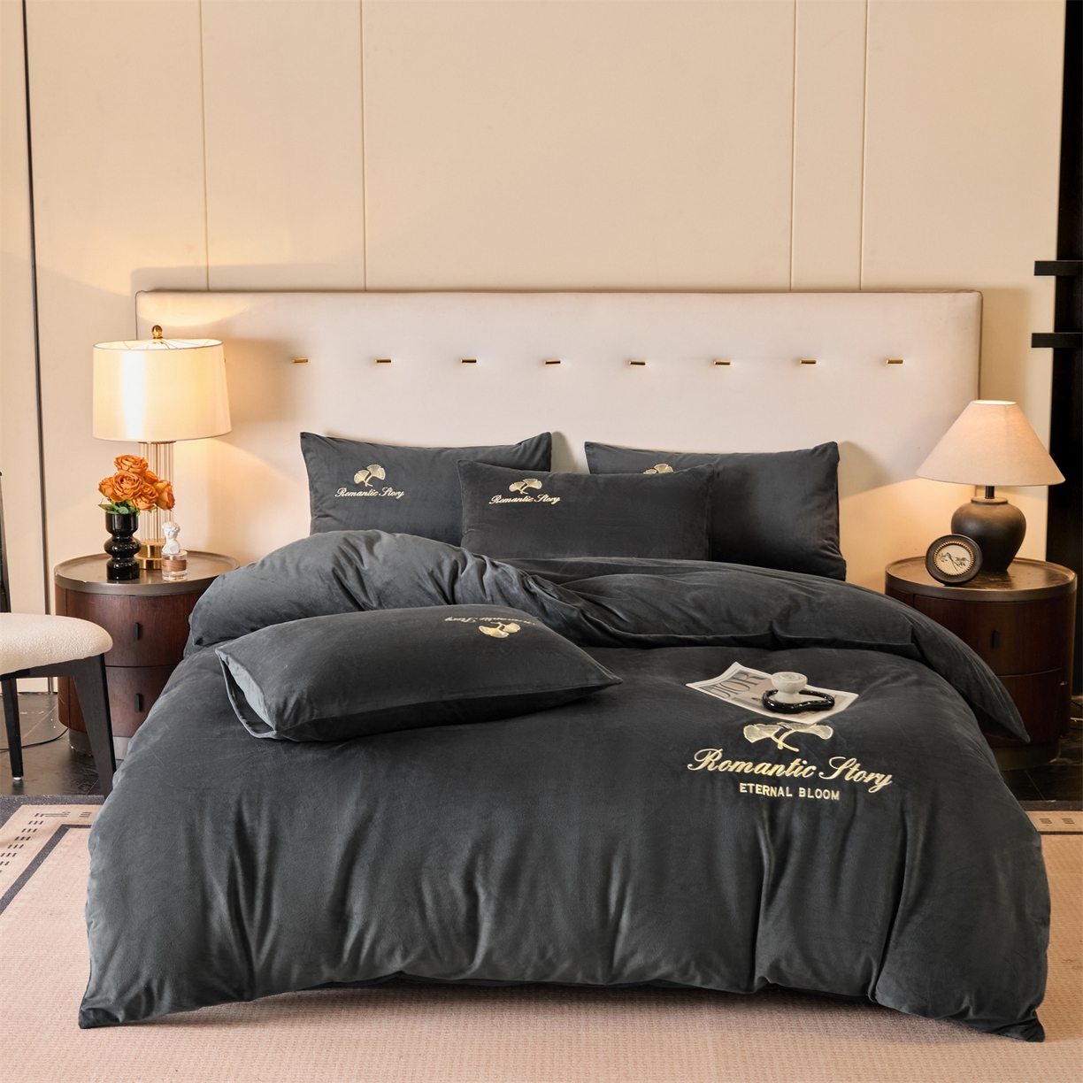 91家纺网 家纺一手货源 找家纺 云棉坊 2025新款高克重水晶绒绣花四件套-杏叶系列 杏叶-高级灰