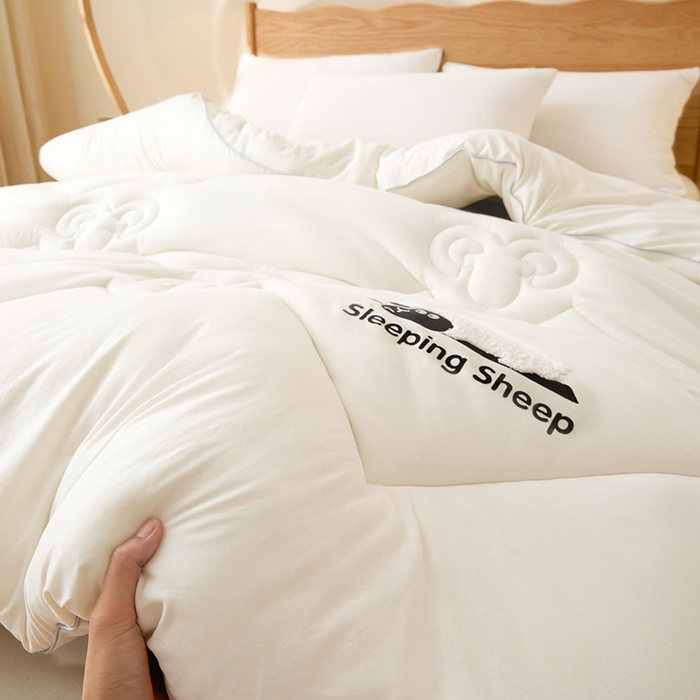 91家纺网 家纺一手货源 找家纺 鑫琪莱家纺 2025新款A类鄂尔多斯羊毛被子被芯 睡眠羊-白