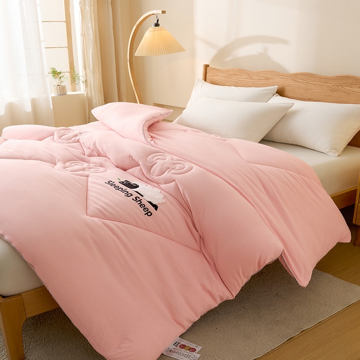 91家纺网 家纺一手货源 找家纺 鑫琪莱家纺 2025新款A类鄂尔多斯羊毛被子被芯 睡眠羊-粉