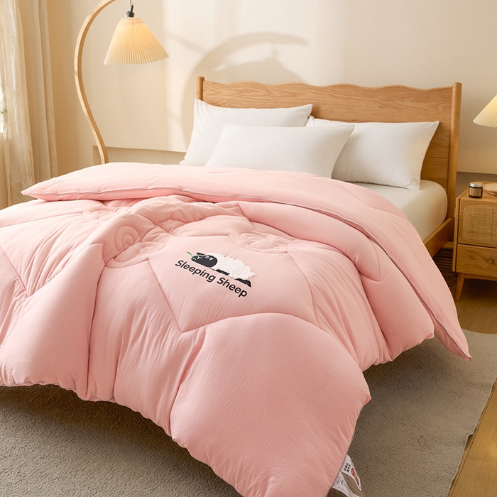 91家纺网 家纺一手货源 找家纺 鑫琪莱家纺 2025新款A类鄂尔多斯羊毛被子被芯 睡眠羊-粉