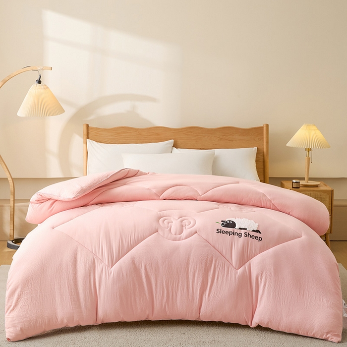 91家纺网 家纺一手货源 找家纺 鑫琪莱家纺 2025新款A类鄂尔多斯羊毛被子被芯 睡眠羊-粉