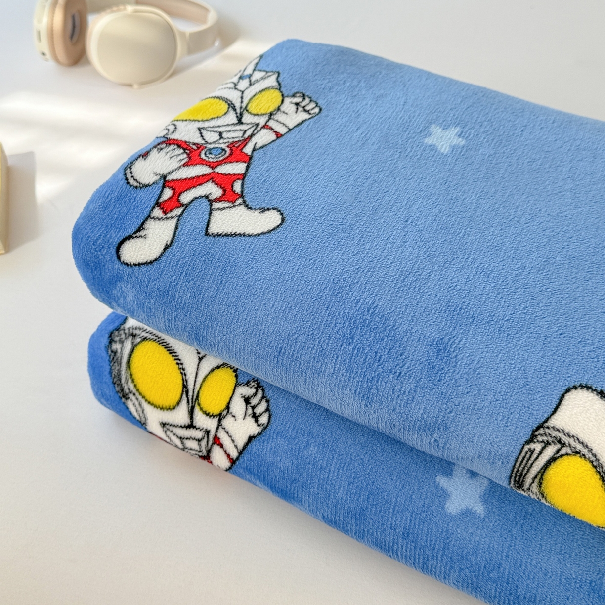 91家纺网 家纺一手货源 找家纺 （总）名兮家居 2025新款经典奥特曼-三丽鸥高克重牛奶绒床单