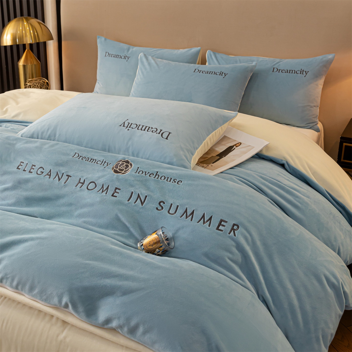 91家纺网 家纺一手货源 找家纺 云棉坊 2025新款高克重水晶绒绣花四件套-暗香系列 暗香-天空兰