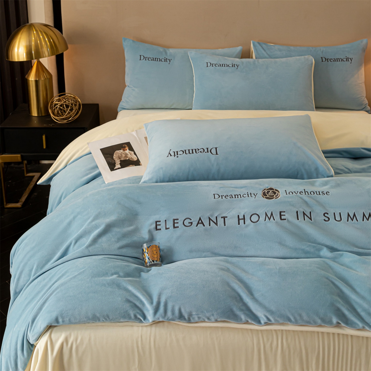 91家纺网 家纺一手货源 找家纺 云棉坊 2025新款高克重水晶绒绣花四件套-暗香系列 暗香-天空兰