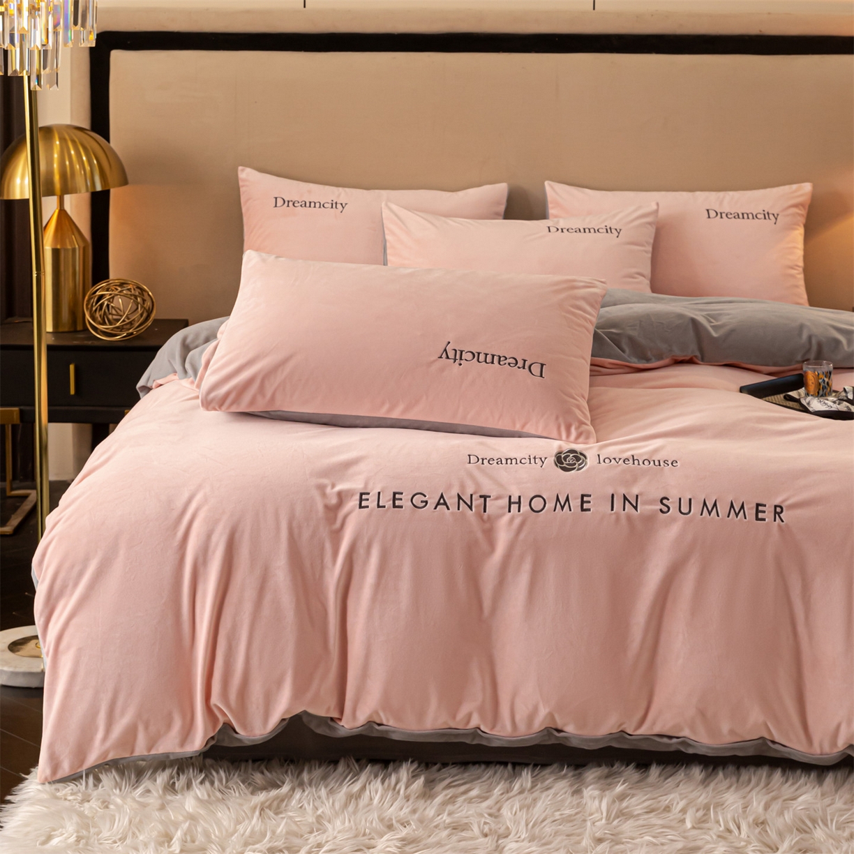 91家纺网 家纺一手货源 找家纺 云棉坊 2025新款高克重水晶绒绣花四件套-暗香系列 暗香-蜜桃粉