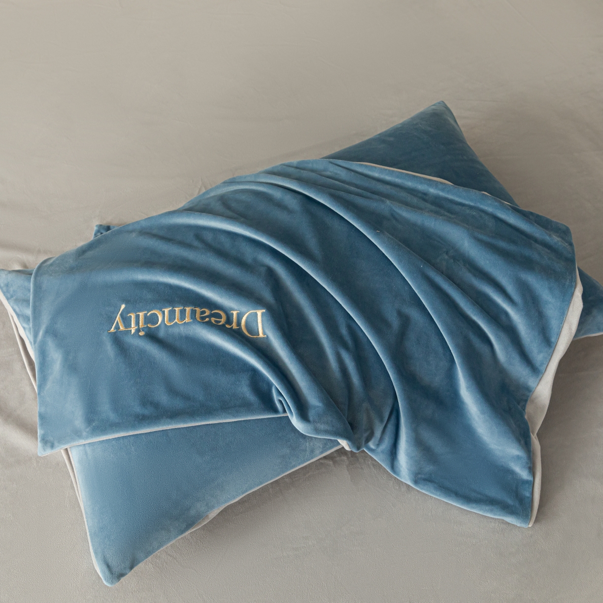 91家纺网 家纺一手货源 找家纺 （总）云棉坊 2025新款高克重水晶绒绣花四件套-暗香系列