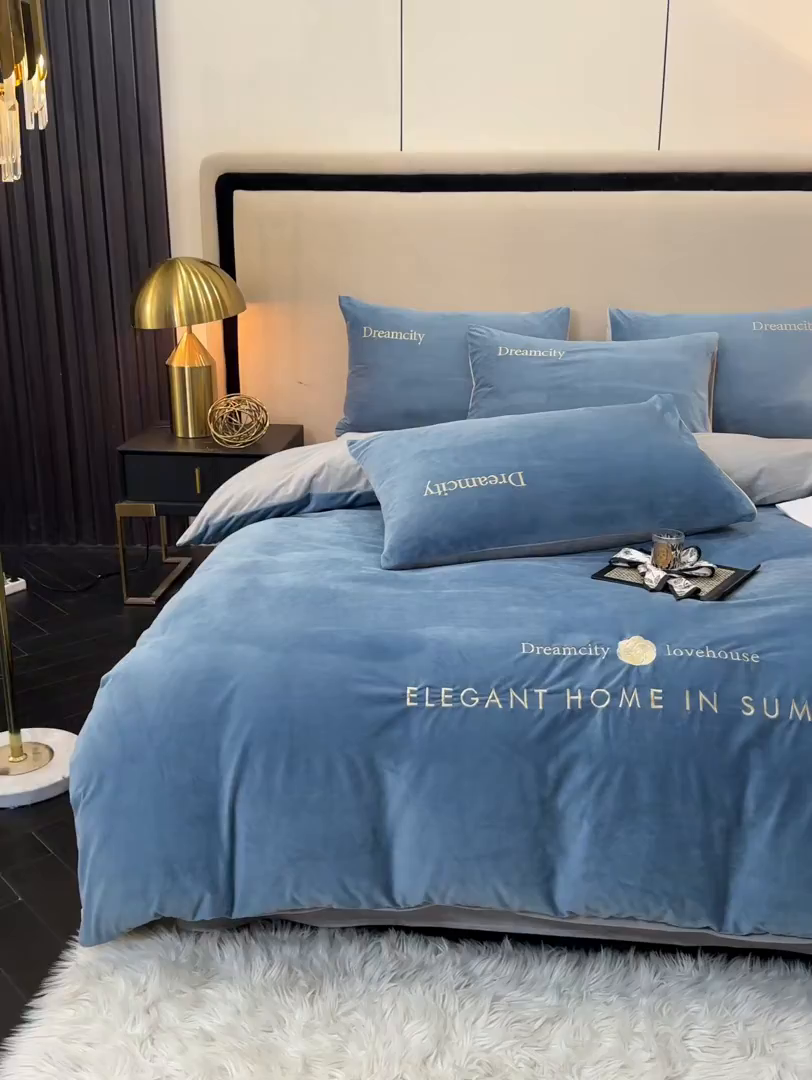 91家纺网 家纺一手货源 找家纺 云棉坊 2025新款高克重水晶绒绣花四件套-暗香系列 暗香-宾利蓝