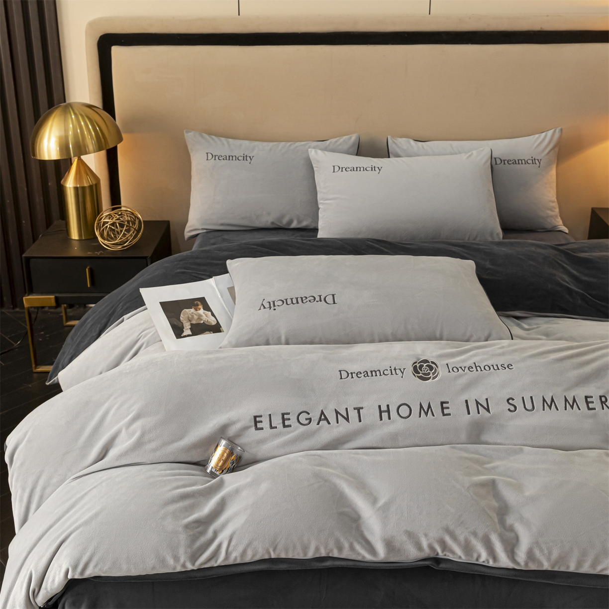 91家纺网 家纺一手货源 找家纺 云棉坊 2025新款高克重水晶绒绣花四件套-暗香系列 暗香-山灰