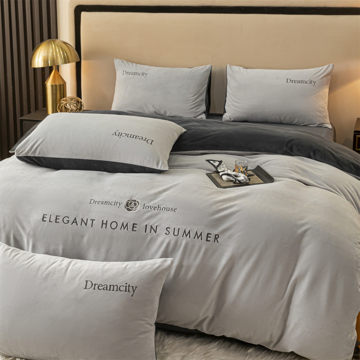 91家纺网 家纺一手货源 找家纺 云棉坊 2025新款高克重水晶绒绣花四件套-暗香系列 暗香-山灰