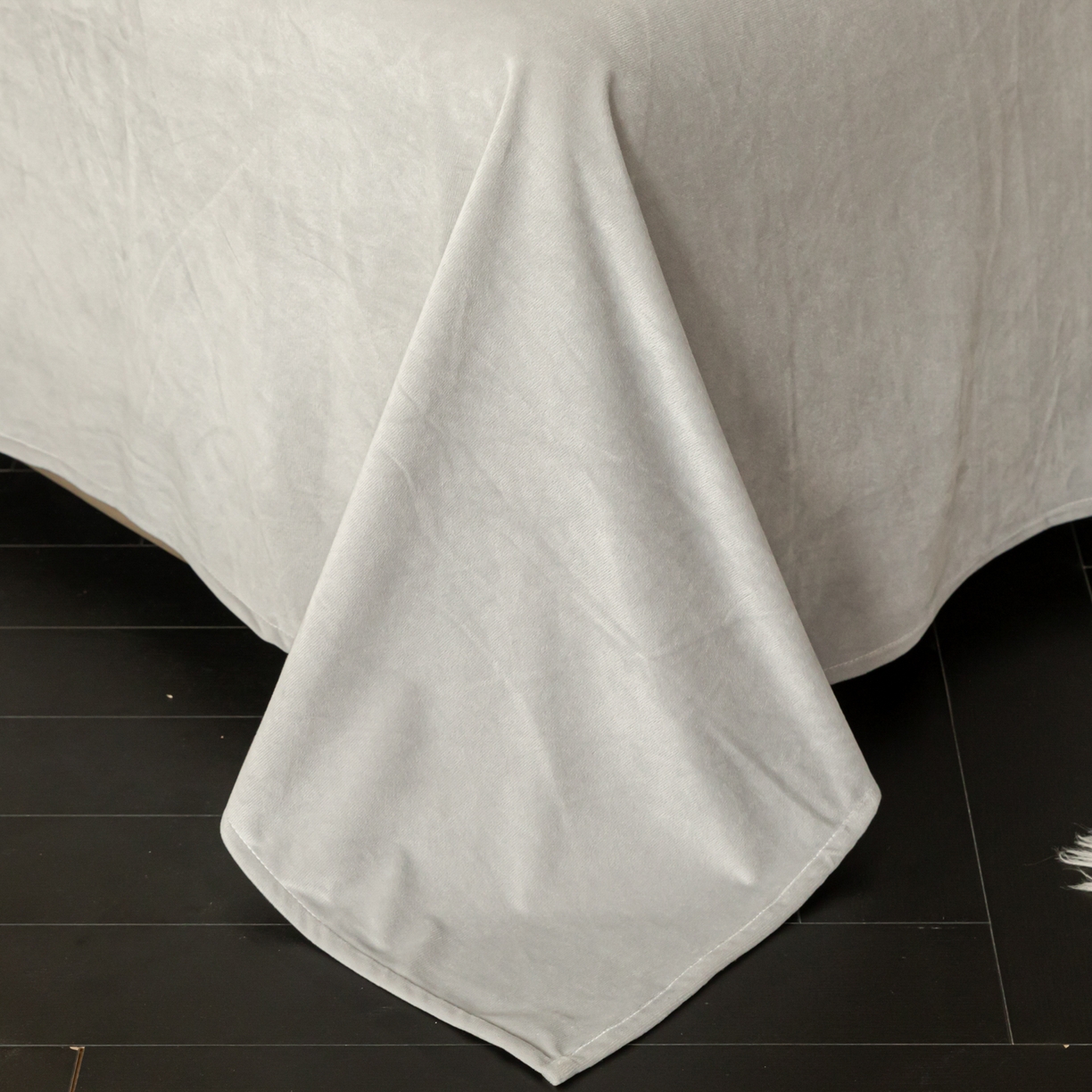 91家纺网 家纺一手货源 找家纺 云棉坊 2025新款高克重水晶绒绣花四件套-暗香系列 暗香-宾利蓝