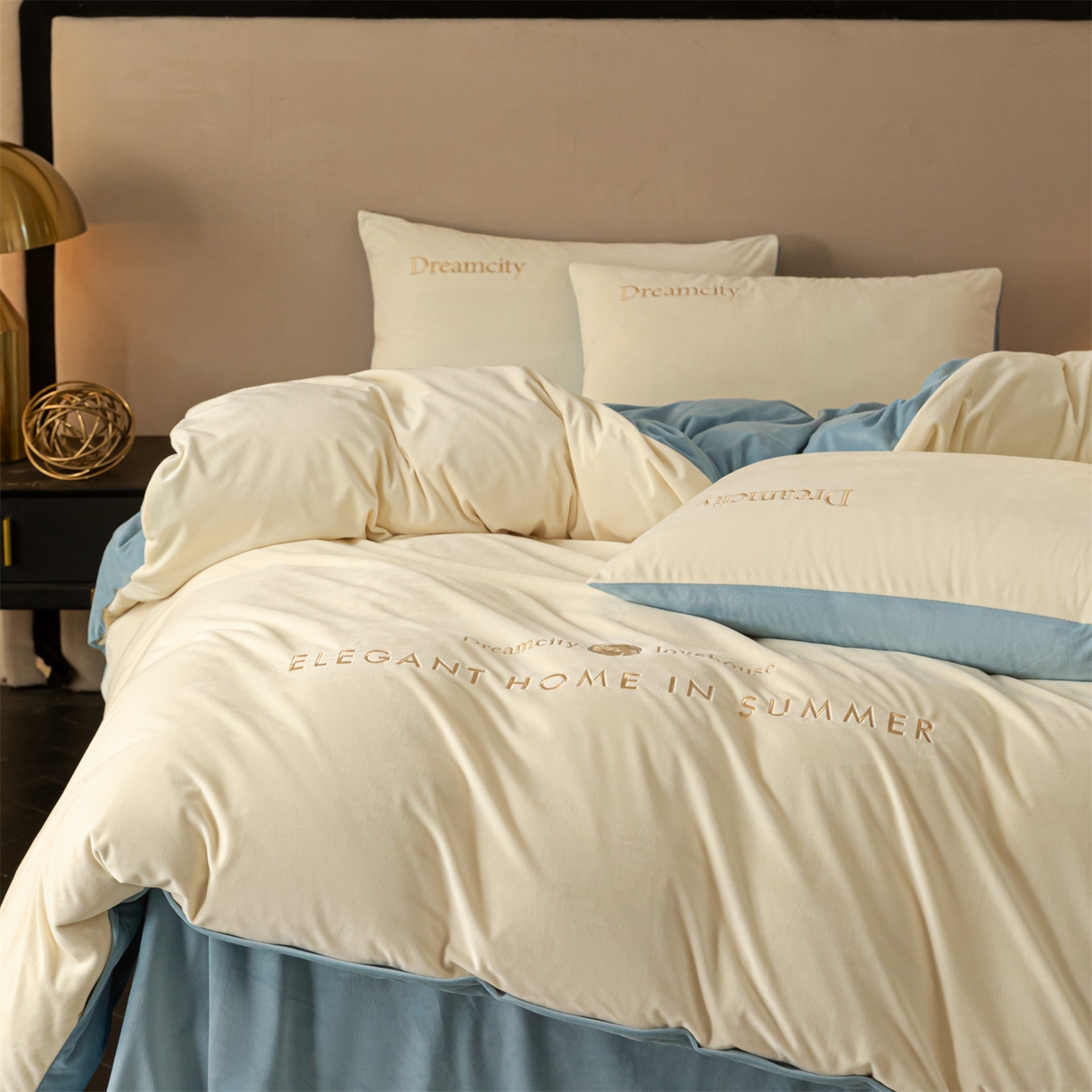 91家纺网 家纺一手货源 找家纺 云棉坊 2025新款高克重水晶绒绣花四件套-暗香系列 暗香-奶白兰