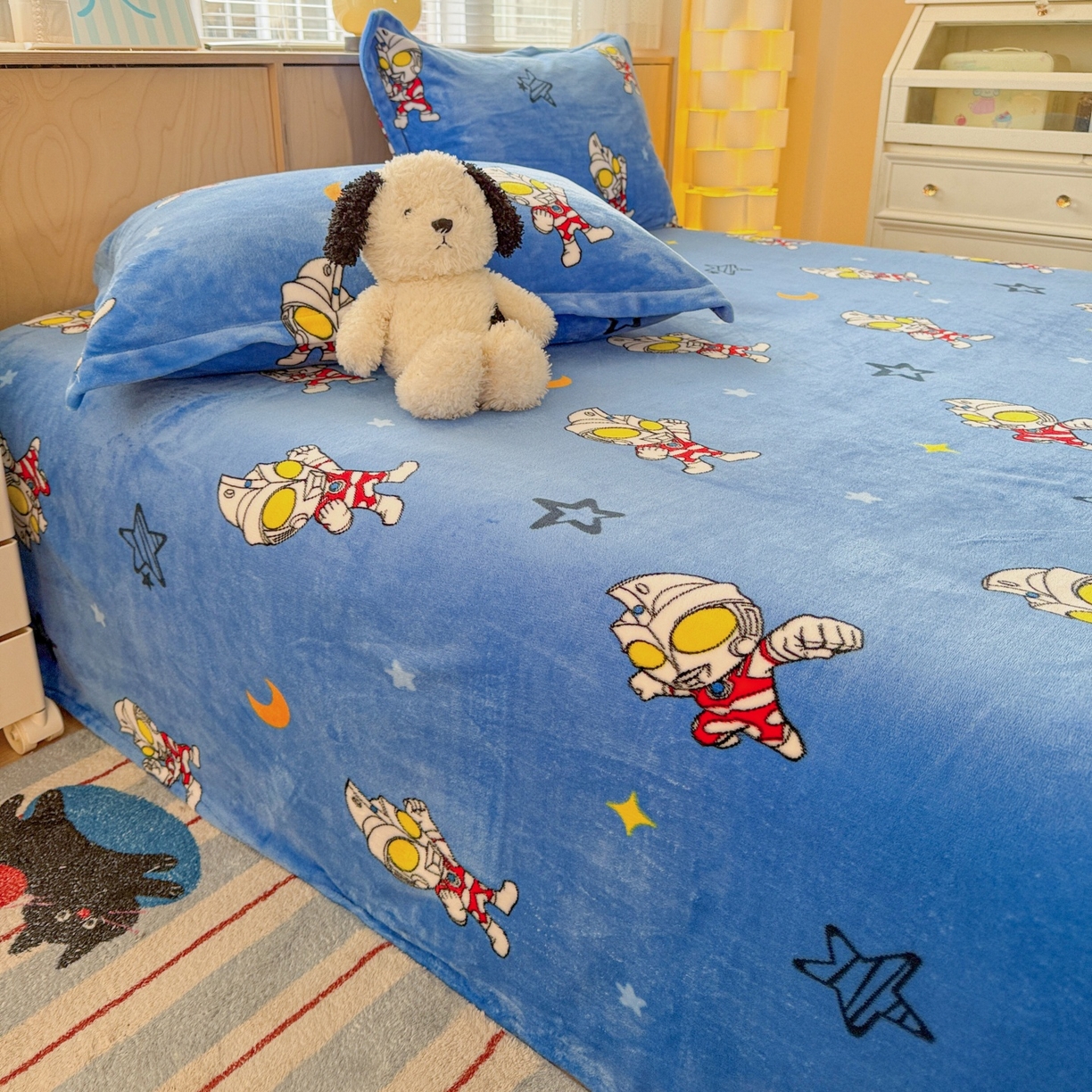 91家纺网 家纺一手货源 找家纺 名兮家居 2025新款经典奥特曼-三丽鸥高克重牛奶绒床单 艾斯