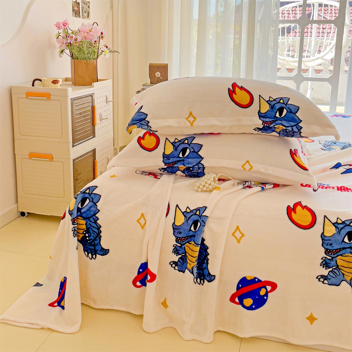 91家纺网 家纺一手货源 找家纺 名兮家居 2025新款经典奥特曼-三丽鸥高克重牛奶绒床单 奥特超人