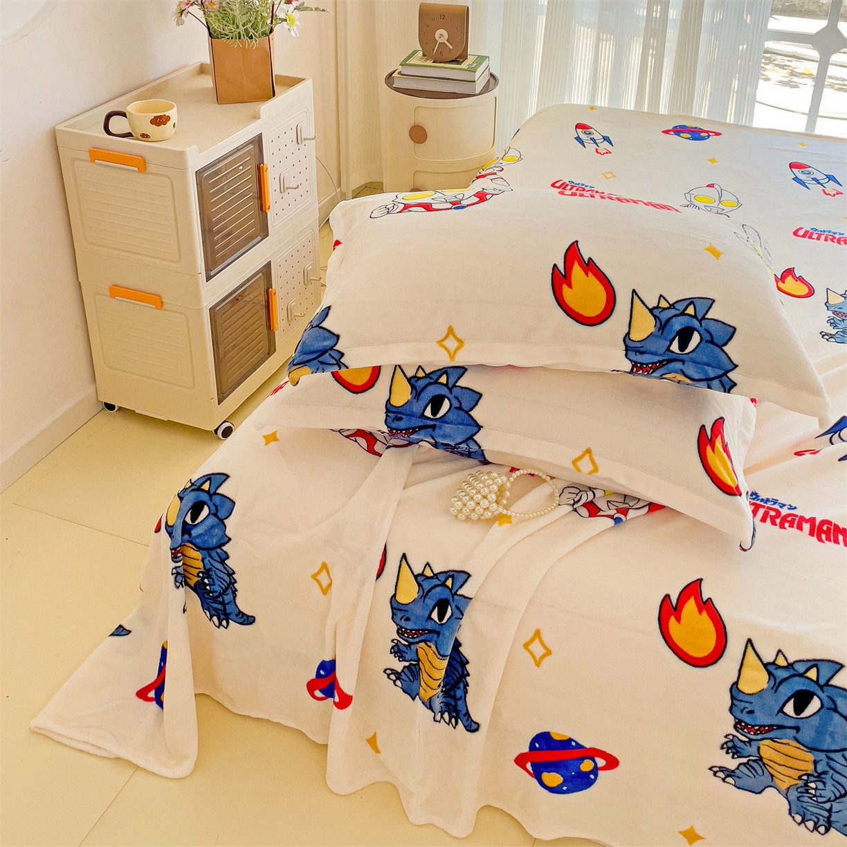 91家纺网 家纺一手货源 找家纺 名兮家居 2025新款经典奥特曼-三丽鸥高克重牛奶绒床单 奥特超人