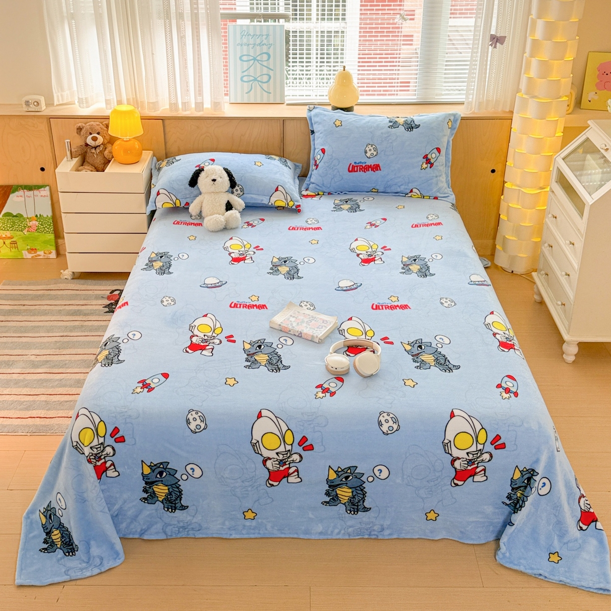 名兮家居 2025新款经典奥特曼-三丽鸥高克重牛奶绒床单 奥特曼打怪兽