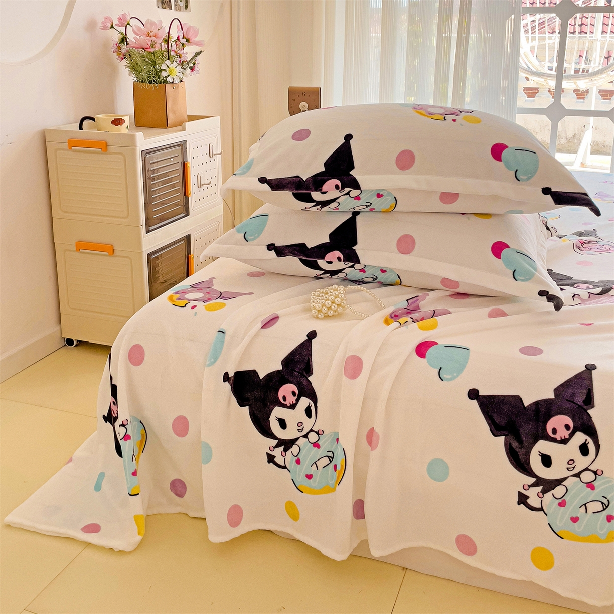 91家纺网 家纺一手货源 找家纺 名兮家居 2025新款经典奥特曼-三丽鸥高克重牛奶绒床单 多彩库洛米