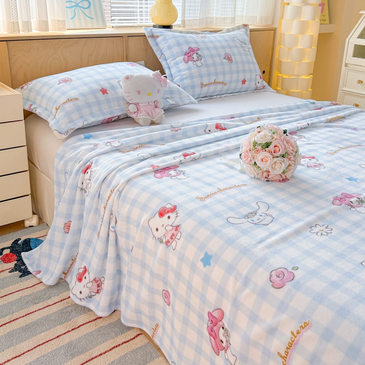 91家纺网 家纺一手货源 找家纺 名兮家居 2025新款经典奥特曼-三丽鸥高克重牛奶绒床单 蓝格萌宠