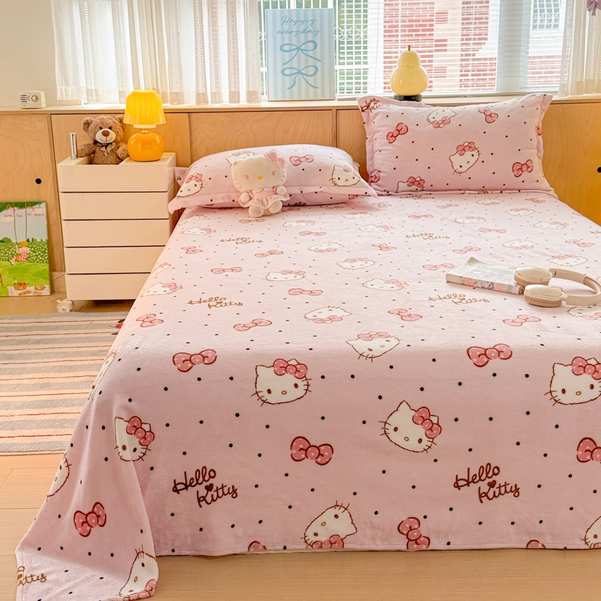 91家纺网 家纺一手货源 找家纺 名兮家居 2025新款经典奥特曼-三丽鸥高克重牛奶绒床单 美美kt