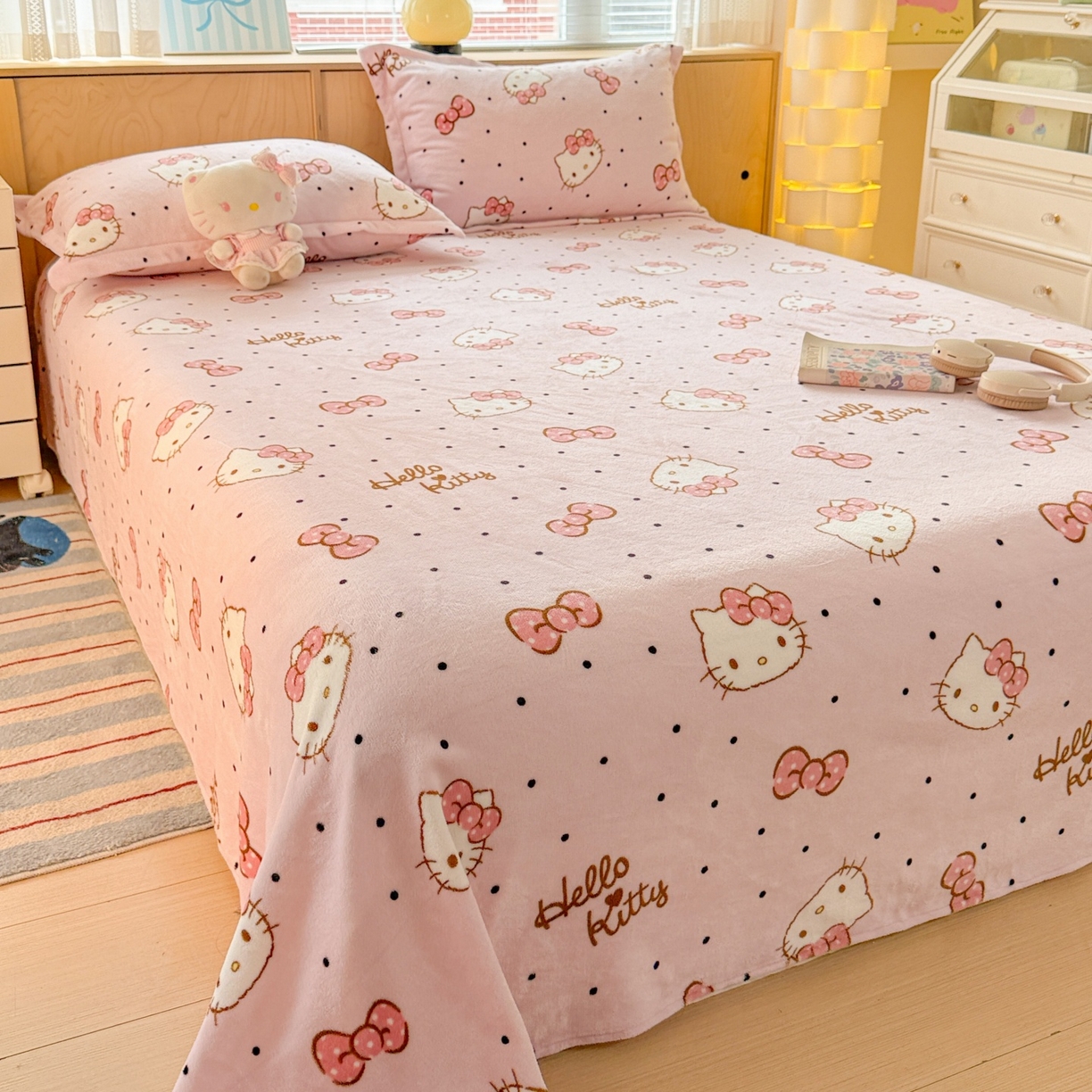 91家纺网 家纺一手货源 找家纺 名兮家居 2025新款经典奥特曼-三丽鸥高克重牛奶绒床单 美美kt