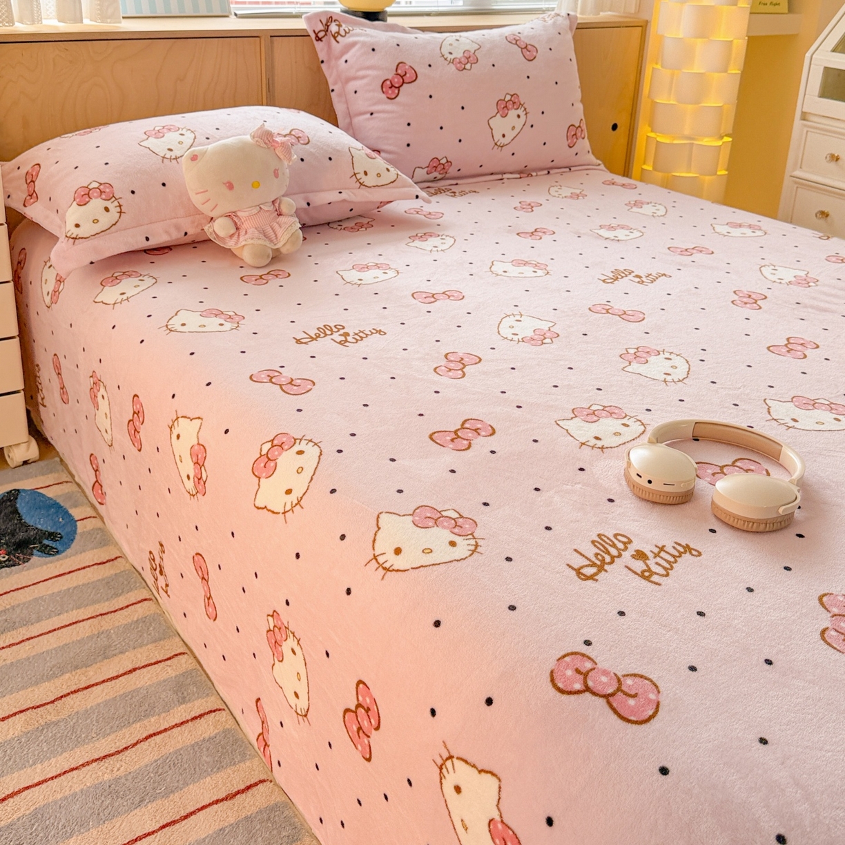 91家纺网 家纺一手货源 找家纺 名兮家居 2025新款经典奥特曼-三丽鸥高克重牛奶绒床单 美美kt