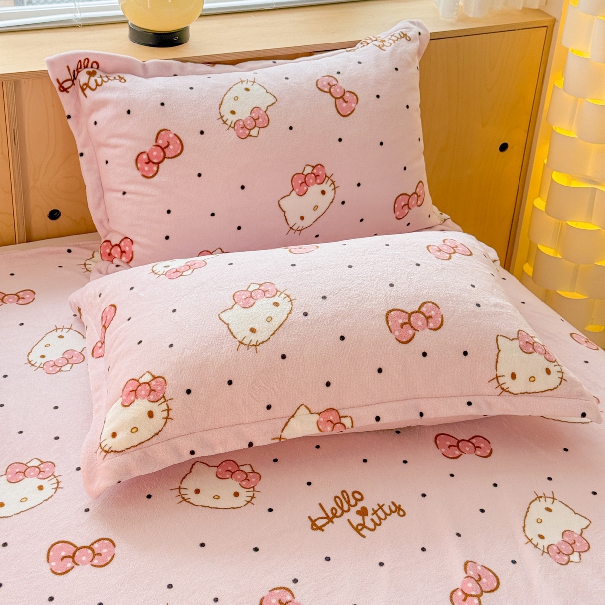 91家纺网 家纺一手货源 找家纺 名兮家居 2025新款经典奥特曼-三丽鸥高克重牛奶绒床单 美美kt