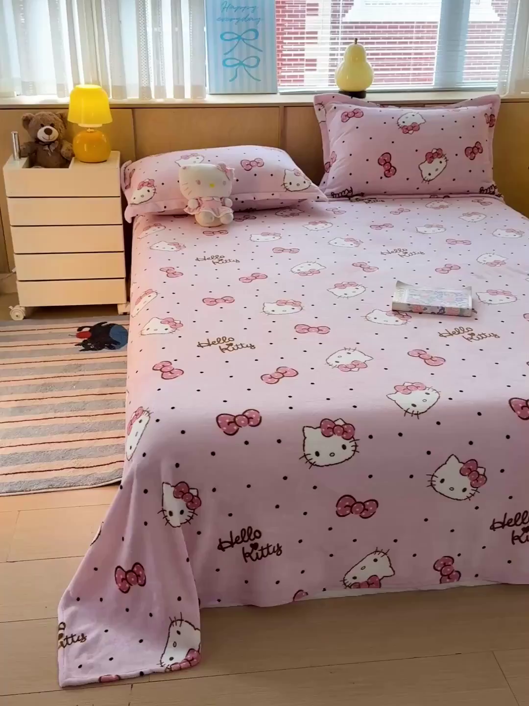 91家纺网 家纺一手货源 找家纺 名兮家居 2025新款经典奥特曼-三丽鸥高克重牛奶绒床单 美美kt