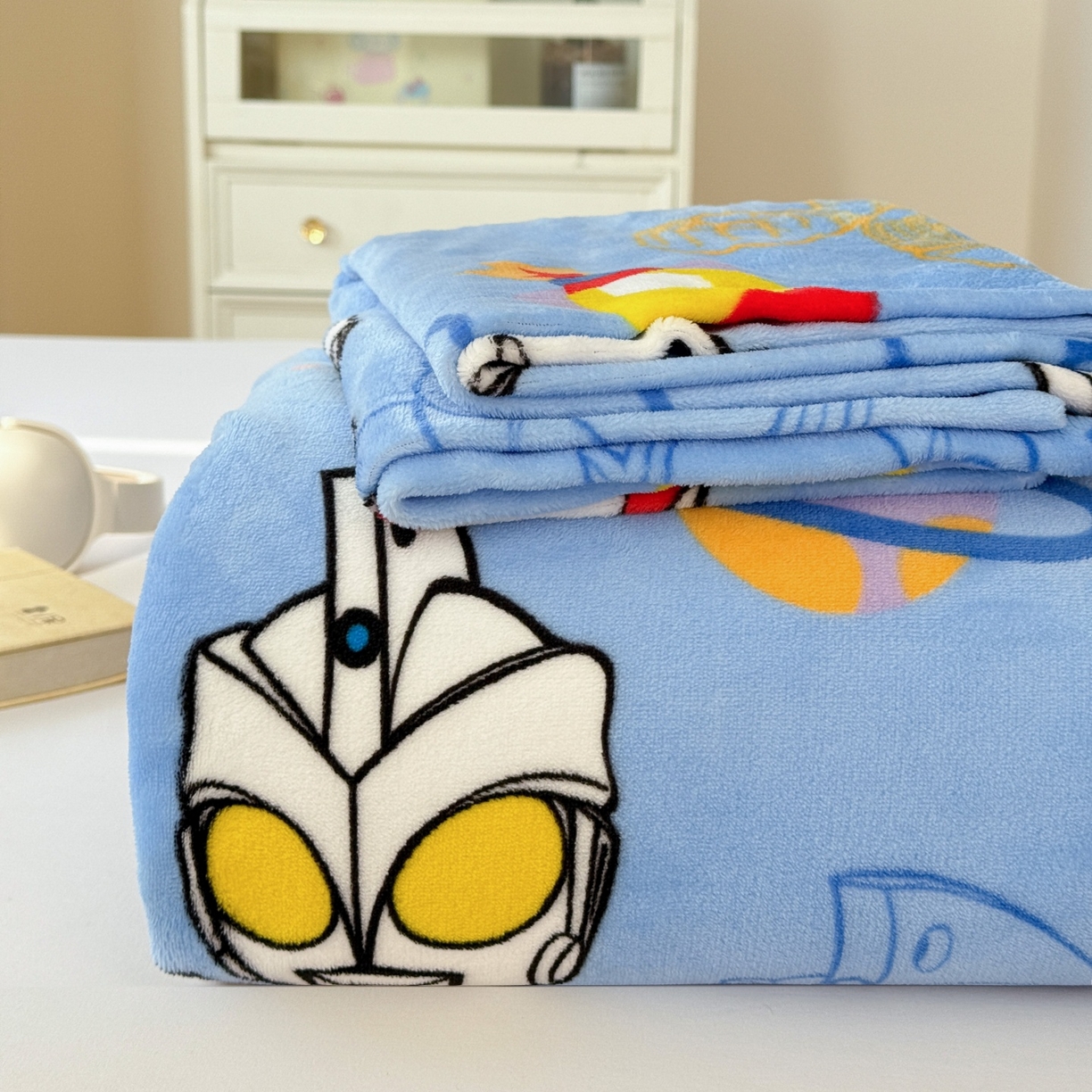 91家纺网 家纺一手货源 找家纺 名兮家居 2025新款经典奥特曼-三丽鸥高克重牛奶绒床单 闪电艾斯