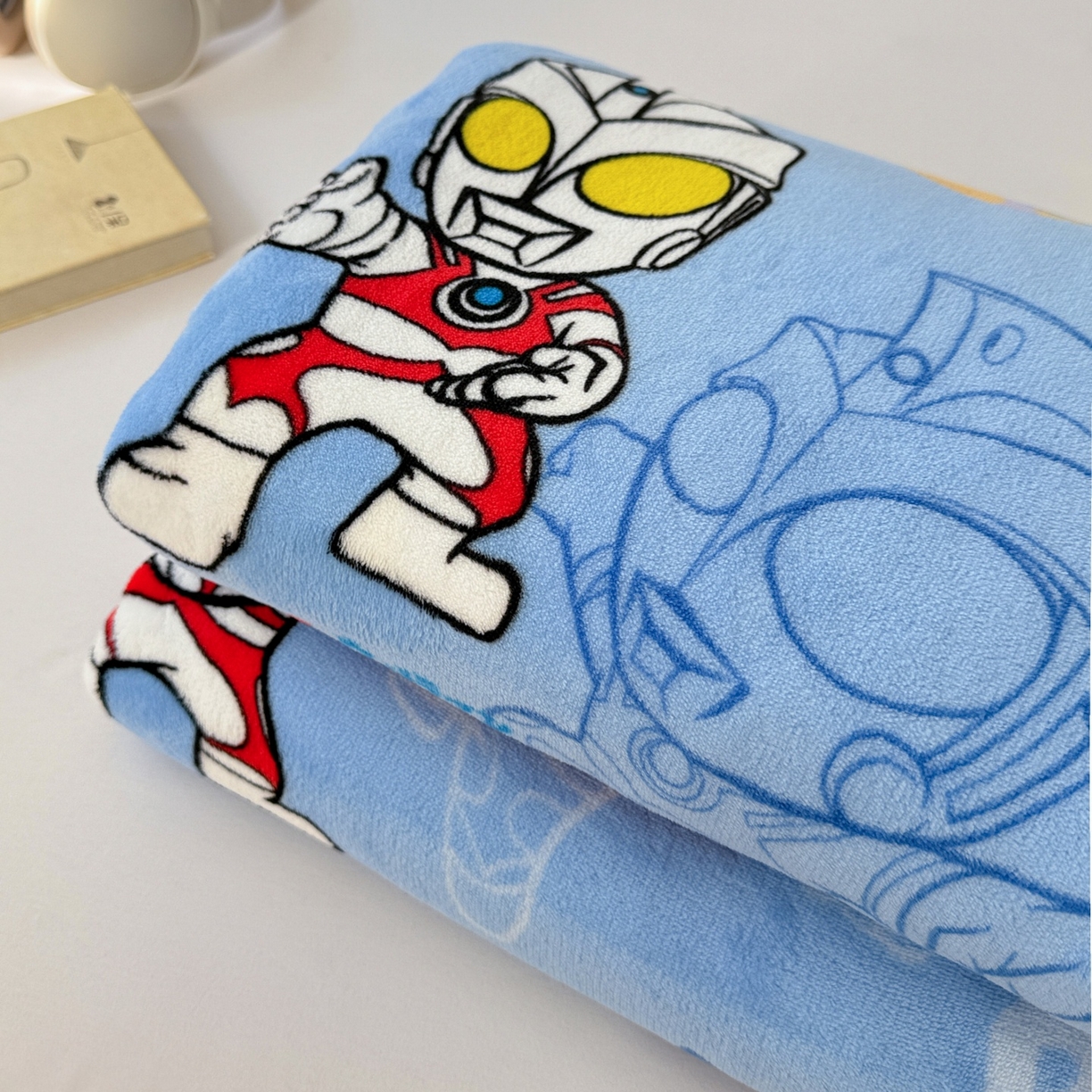 91家纺网 家纺一手货源 找家纺 名兮家居 2025新款经典奥特曼-三丽鸥高克重牛奶绒床单 闪电艾斯