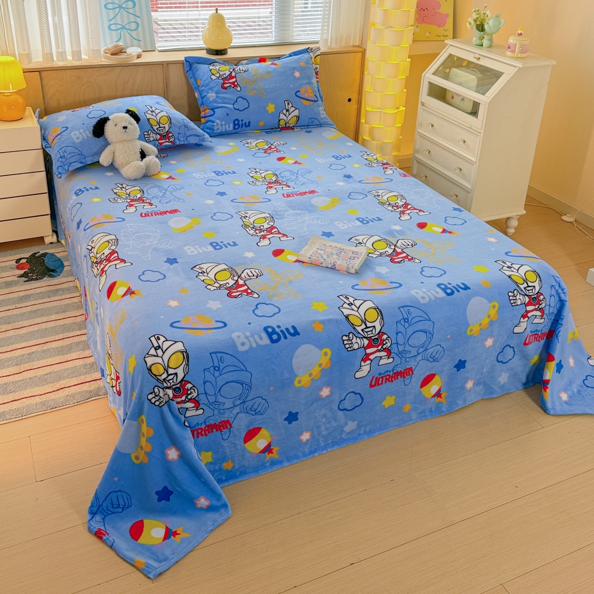 91家纺网 家纺一手货源 找家纺 名兮家居 2025新款经典奥特曼-三丽鸥高克重牛奶绒床单 闪电艾斯