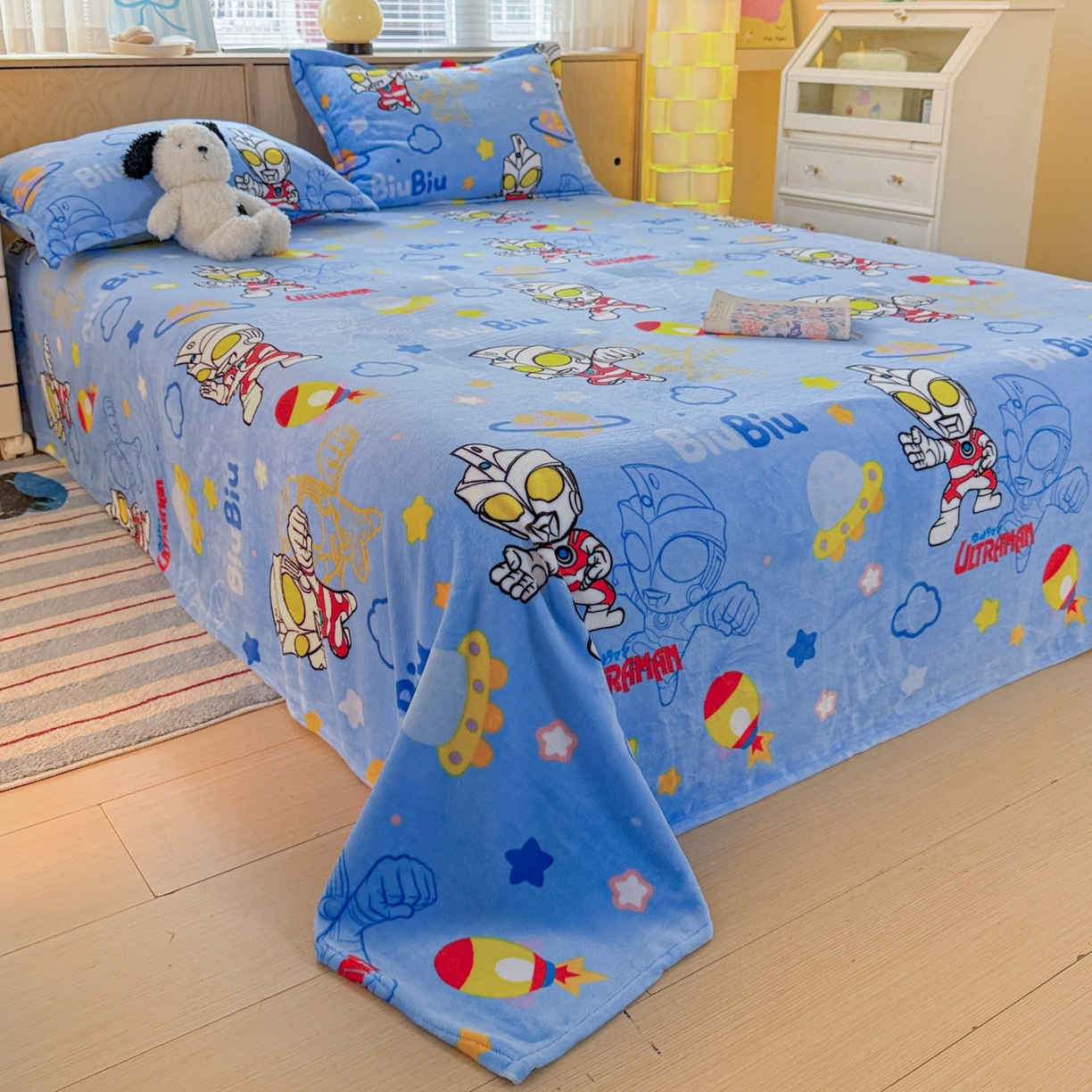 91家纺网 家纺一手货源 找家纺 名兮家居 2025新款经典奥特曼-三丽鸥高克重牛奶绒床单 闪电艾斯