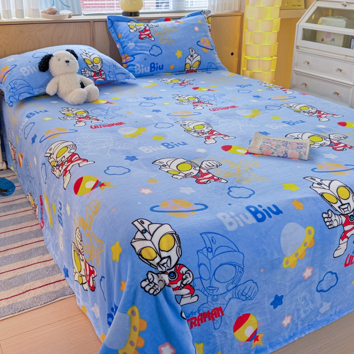 91家纺网 家纺一手货源 找家纺 名兮家居 2025新款经典奥特曼-三丽鸥高克重牛奶绒床单 闪电艾斯