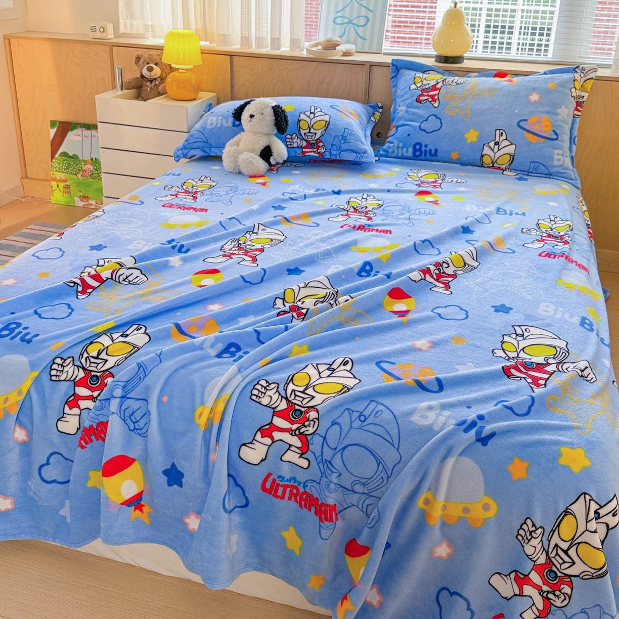 91家纺网 家纺一手货源 找家纺 名兮家居 2025新款经典奥特曼-三丽鸥高克重牛奶绒床单 闪电艾斯