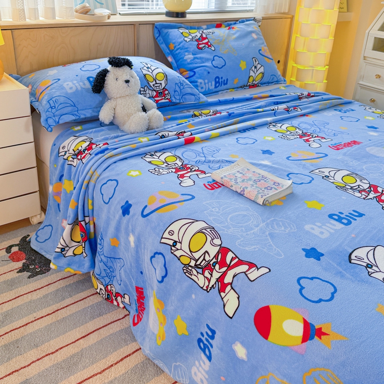 91家纺网 家纺一手货源 找家纺 名兮家居 2025新款经典奥特曼-三丽鸥高克重牛奶绒床单 闪电艾斯