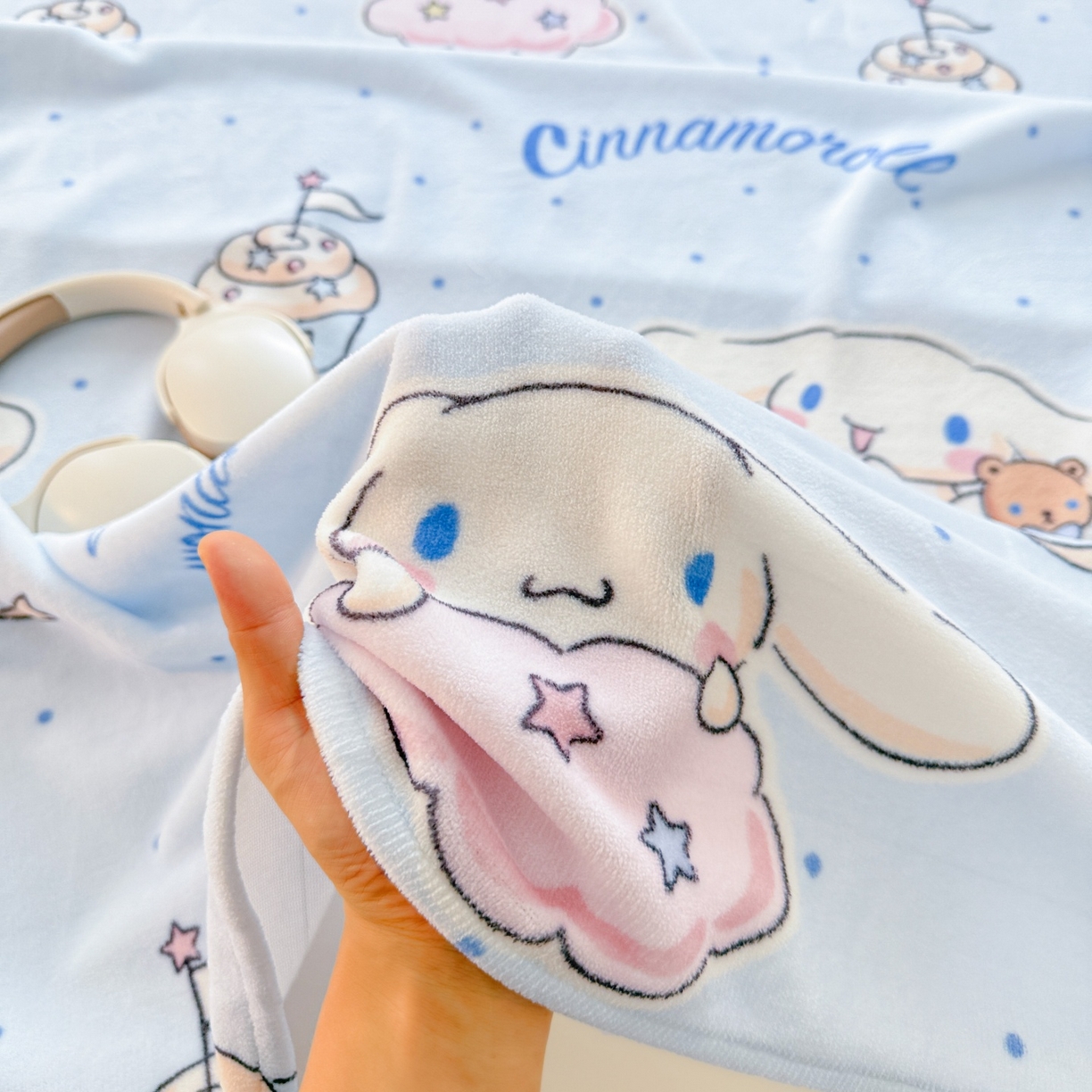 91家纺网 家纺一手货源 找家纺 名兮家居 2025新款经典奥特曼-三丽鸥高克重牛奶绒床单 甜品大耳狗