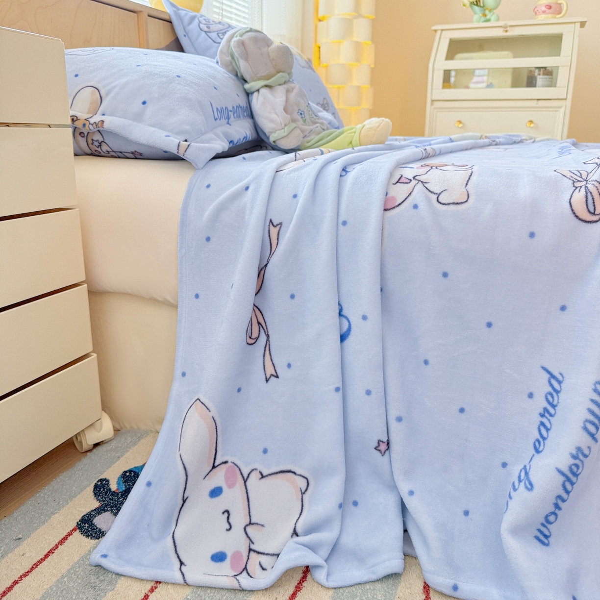 91家纺网 家纺一手货源 找家纺 名兮家居 2025新款经典奥特曼-三丽鸥高克重牛奶绒床单 甜品大耳狗