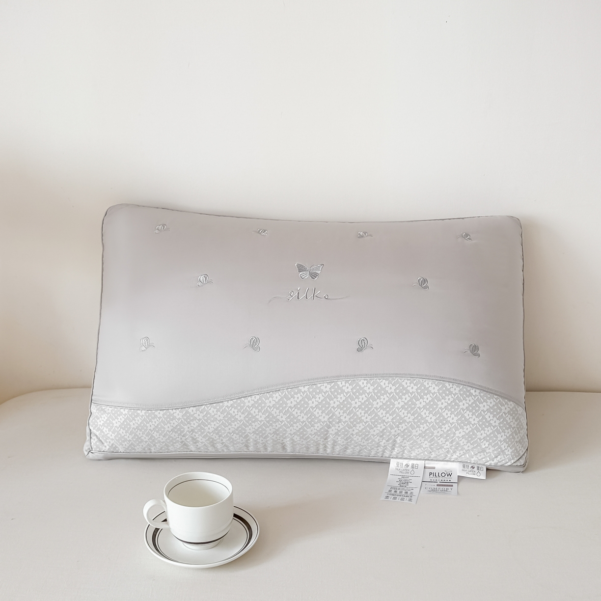 91家纺网 家纺一手货源 找家纺 宇诺家纺 2025新款莱赛尔羽丝绒枕头枕芯 灰色