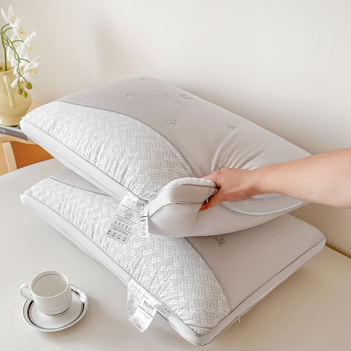 91家纺网 家纺一手货源 找家纺 宇诺家纺 2025新款莱赛尔羽丝绒枕头枕芯 灰色